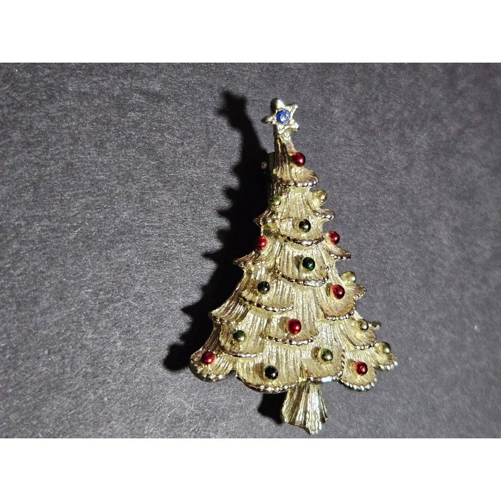 Gerry's gold tone Christmas tree brooch
